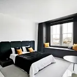 Lovely Four Bedroom Apartment Parking Available