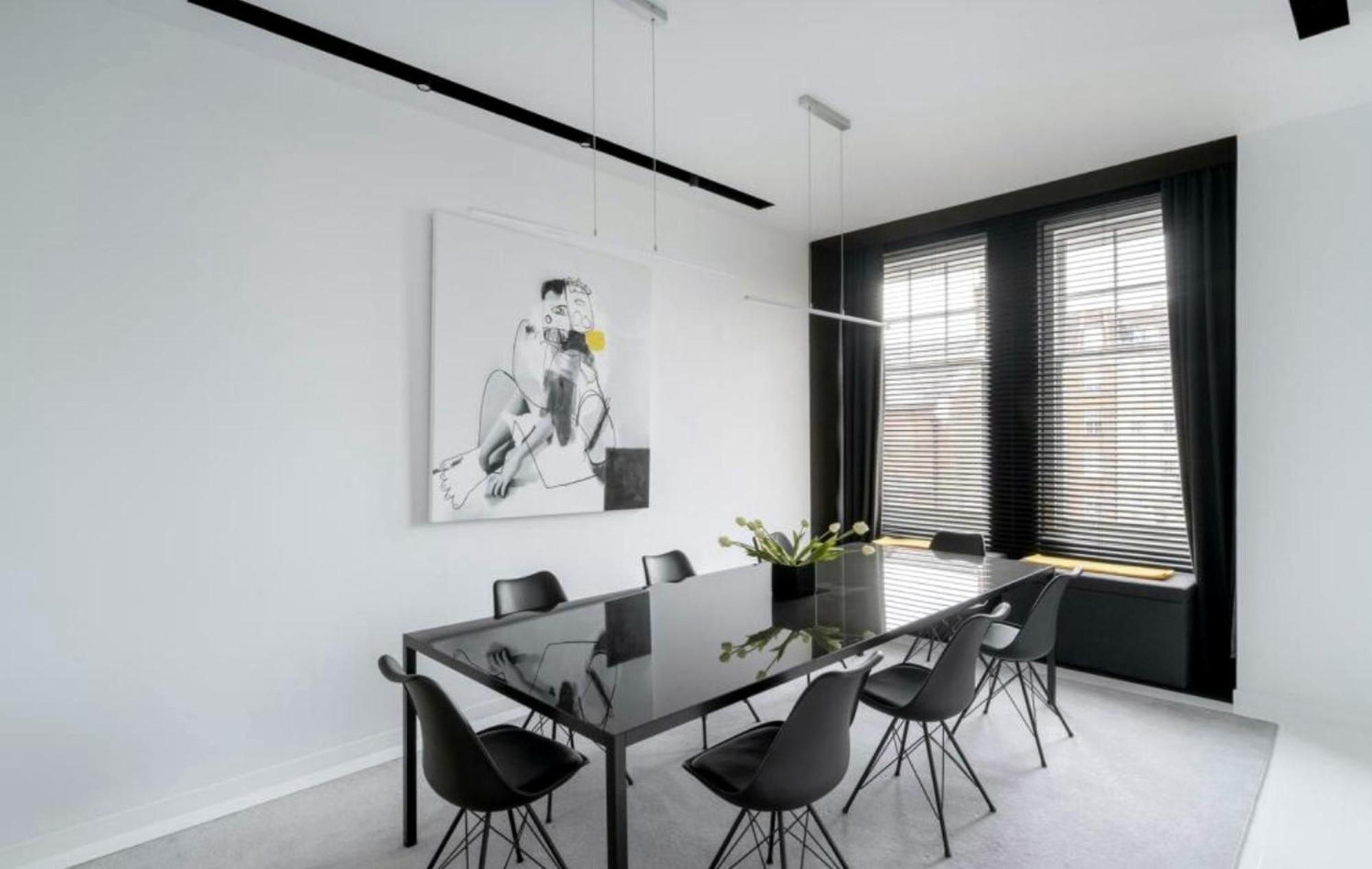 Appartamento Lovely Four Bedroom Parking Available